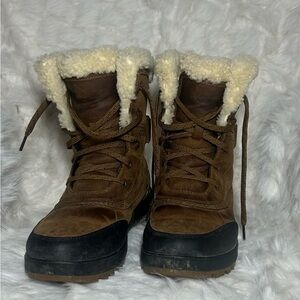 Sorel Brown and Black Winter Boots with Cream Lining snow boots